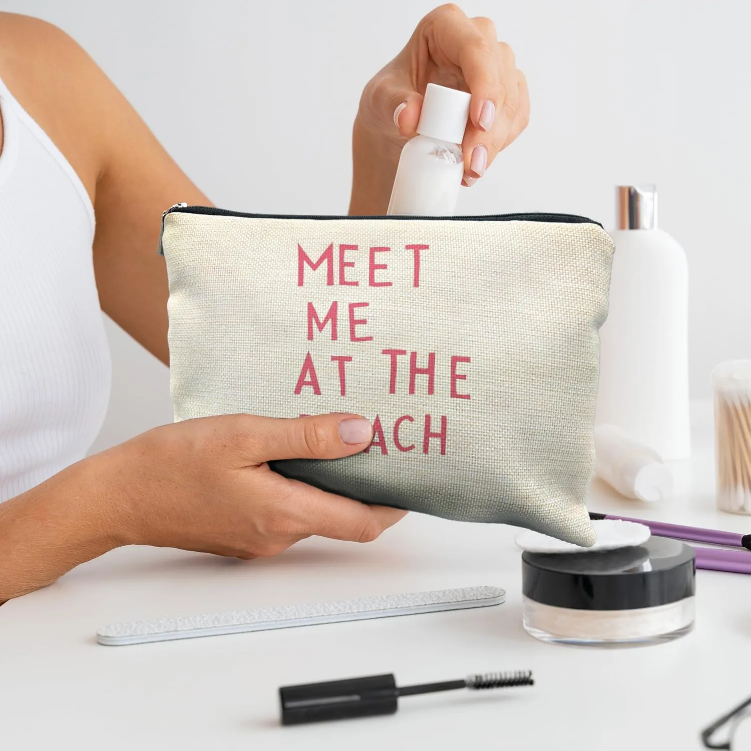 Beach Makeup Bag, Beach Gifts for Women, Meet Me at the Beach Cosmetic Bags Zipper Pouch for Women, Beach Gifts for Women Friends, Beach Lovers Gifts Makeup Pouch Zipper Bag