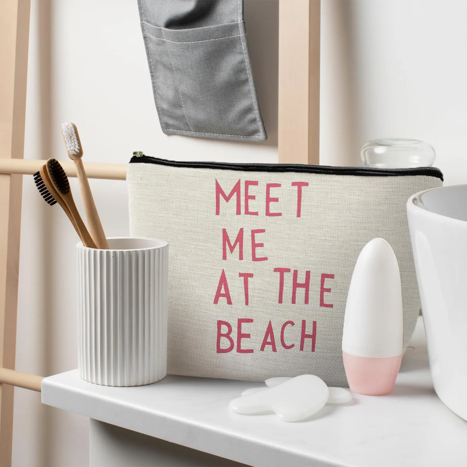 Beach Makeup Bag, Beach Gifts for Women, Meet Me at the Beach Cosmetic Bags Zipper Pouch for Women, Beach Gifts for Women Friends, Beach Lovers Gifts Makeup Pouch Zipper Bag
